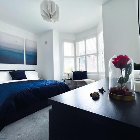 런던 Stylish 3 Bed Flat With Garden 아파트 외부 사진