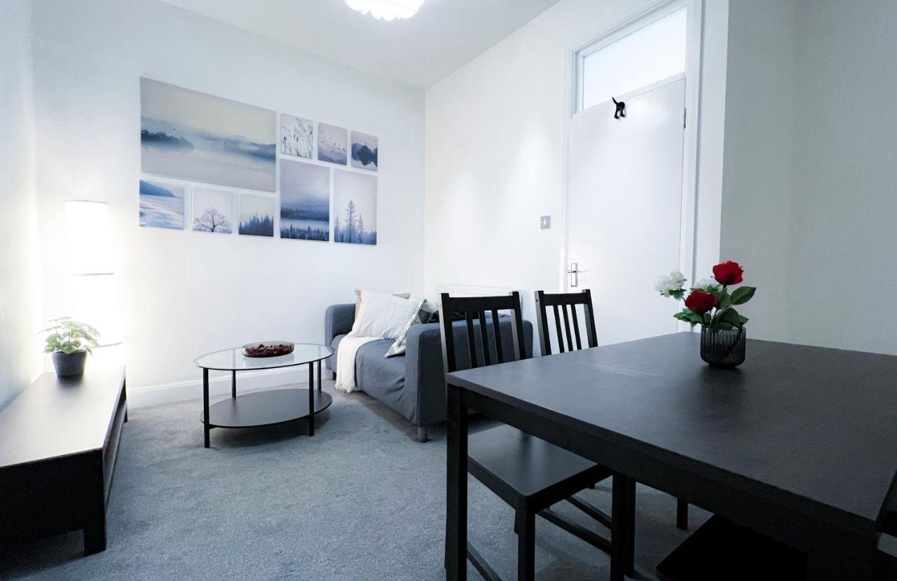 런던 Stylish 3 Bed Flat With Garden 아파트 외부 사진